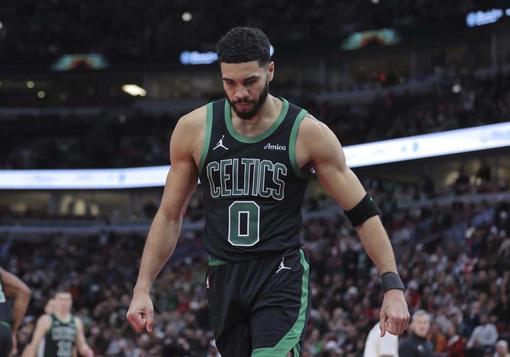 拒绝爆冷!张本智和2-0领先遭吉村真晴追平 好在决胜局2分制胜.