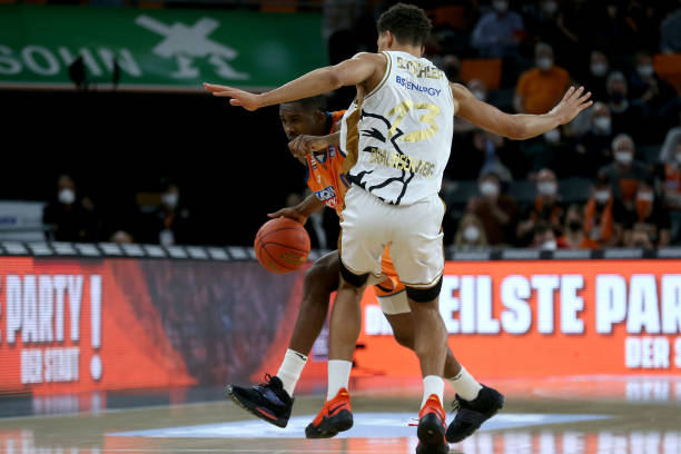 立竿见影 立竿见影