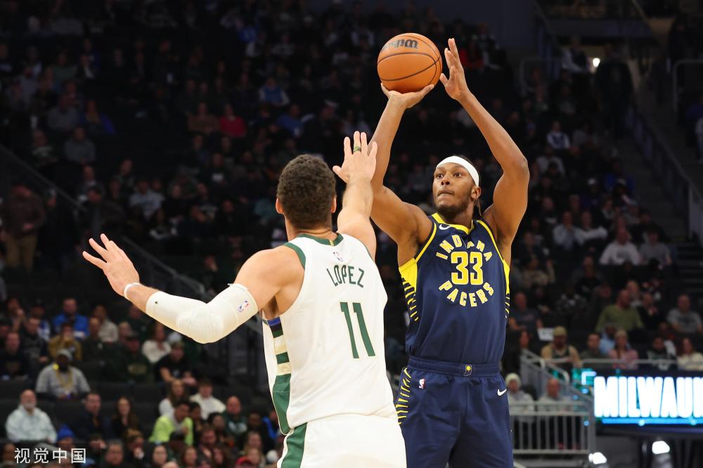 热议！杨瀚森特训携女友撒粮，球迷忧影响训练